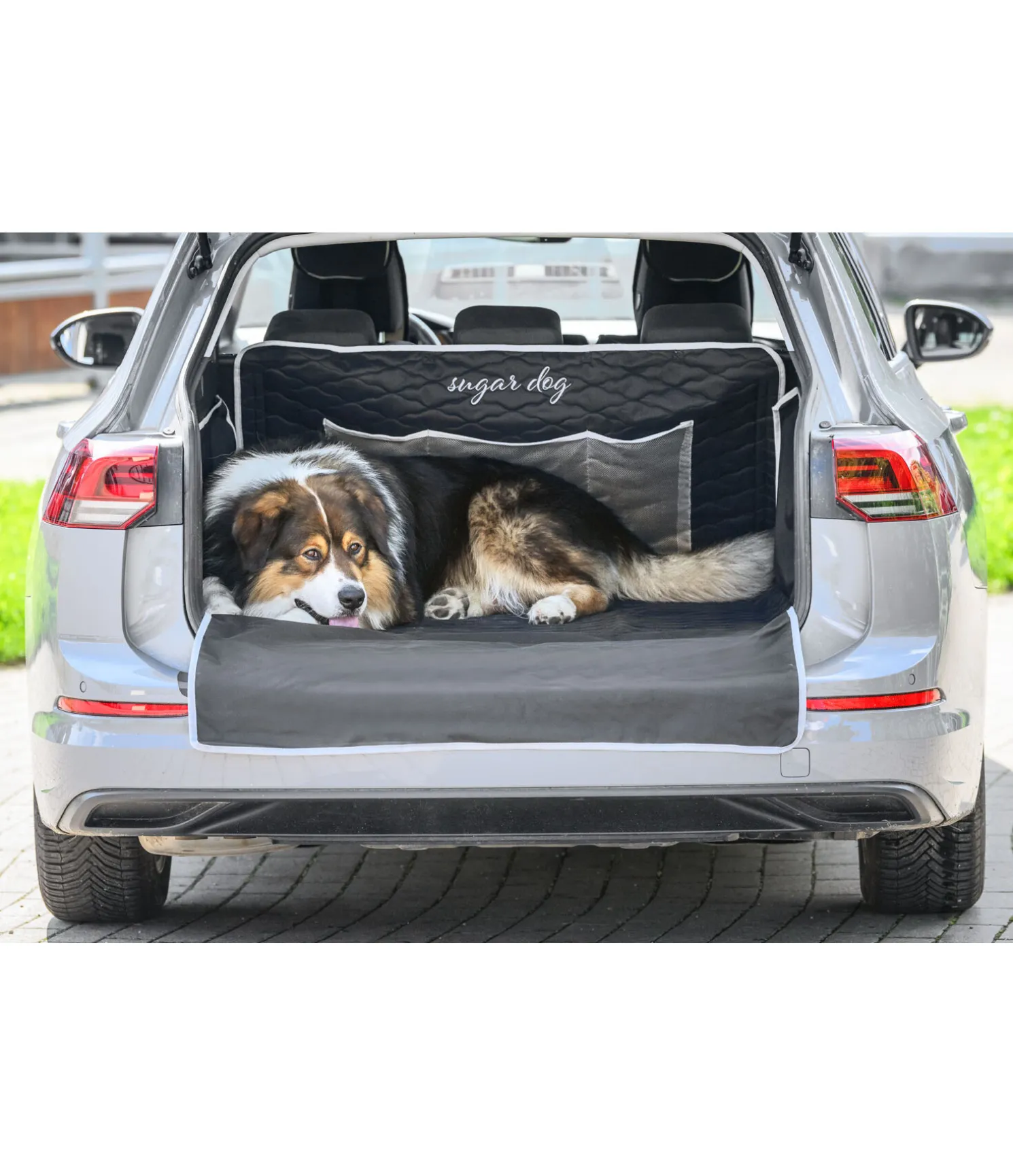 Protection universelle pour coffre de voiture